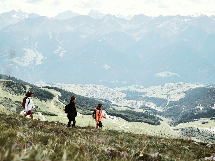 Wandertipp für den Sommer in der Ferienregion Serfaus-Fiss-Ladis in Tirol mit schönen Ausblicken | © Serfaus-Fiss-Ladis Marketing GmbH | christianwaldegger.com