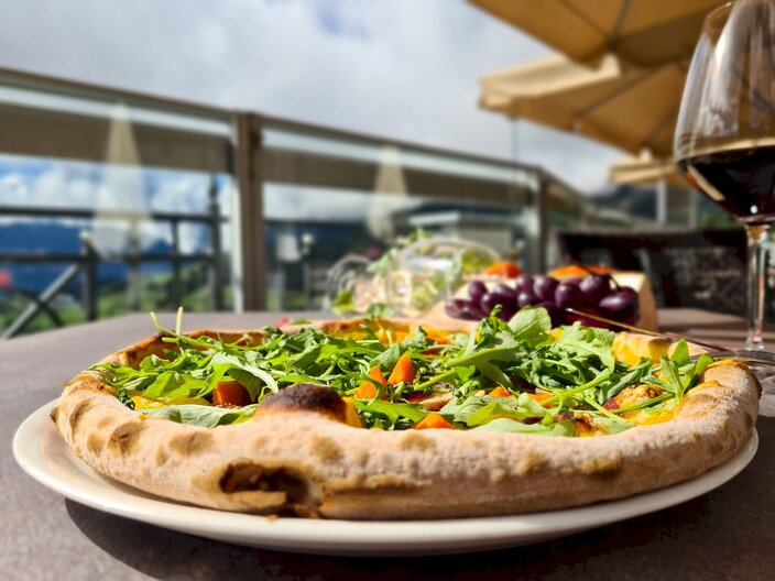 Pizza essen Restaurants Pizzerien in der Familienregion Serfaus-Fiss-Ladis in Tirol | © Serfaus-Fiss-Ladis Marketing GmbH
