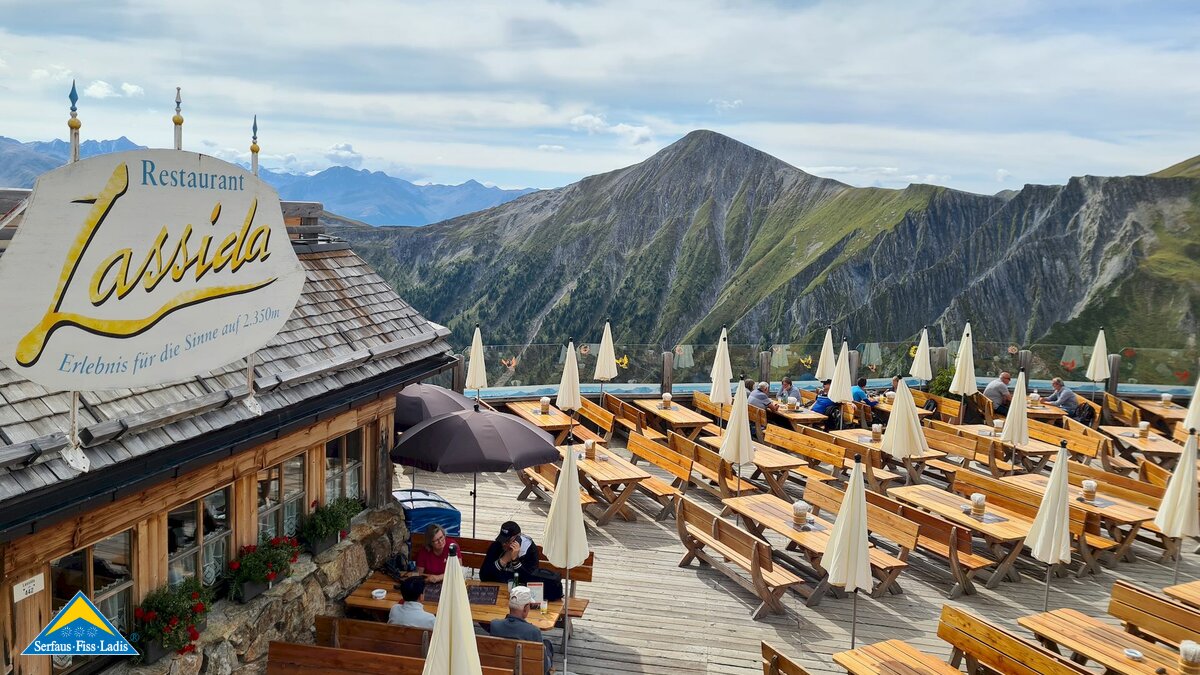 Terrasse Bergrestaurant Lassida am Lazid Sommerurlaub Serfaus-Fiss-Ladis in Tirol | © Serfaus-Fiss-Ladis Marketing GmbH