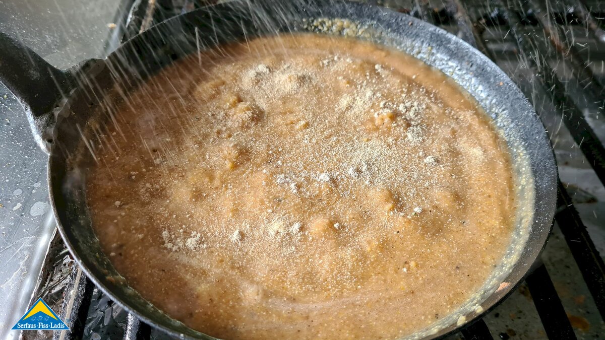 Kasmuas mit Maisgrieß und Almkäse Zubereitung Blog Serfaus-Fiss-Ladis in Tirol | © Serfaus-Fiss-Ladis Marketing GmbH