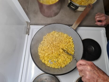 Blog Serfaus-Fiss-Ladis Fisser Kochbuch Rezepttipp von Klara Riebl aus Kartoffeln Tearpl | © Serfaus-Fiss-Ladis Marketing GmbH