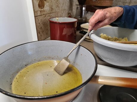 Tiroler Küche Rezepte mit Butterschmalz und Erdäpfeln Rezepttipp Klara Blog Serfaus-Fiss-Ladis in Tirol | © Serfaus-Fiss-Ladis Marketing GmbH