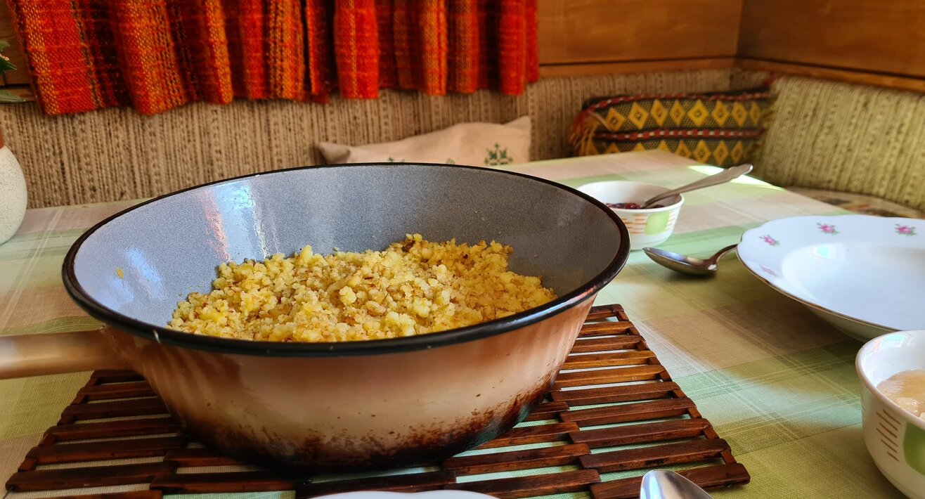 Tiroler Gericht Tearpl Erdäpfel mit Butterschmalz Rezepte aus Familienregion Serfaus-Fiss-Ladis in Tirol | © Serfaus-Fiss-Ladis Marketing GmbH