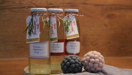 Zubereitung Sirup mit Rosmarin und Zitronen Blog Rezepte Serfaus-Fiss-Ladis in Tirol | © Serfaus-Fiss-Ladis Marketing GmbH