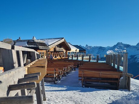 Sonnenterrasse des Panoramarestaurants Lassida im Skigebiet Serfaus-Fiss-Ladis in Tirol | © Serfaus-Fiss-Ladis Marketing GmbH