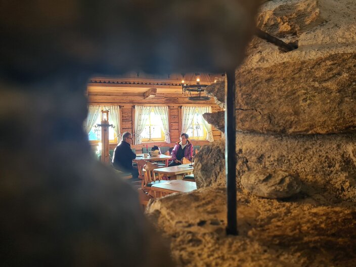 Nischen und Sitzecken im Bergrestaurant Lassida in der Familienregion Serfaus-Fiss-Ladis in Tirol | © Serfaus-Fiss-Ladis Marketing GmbH