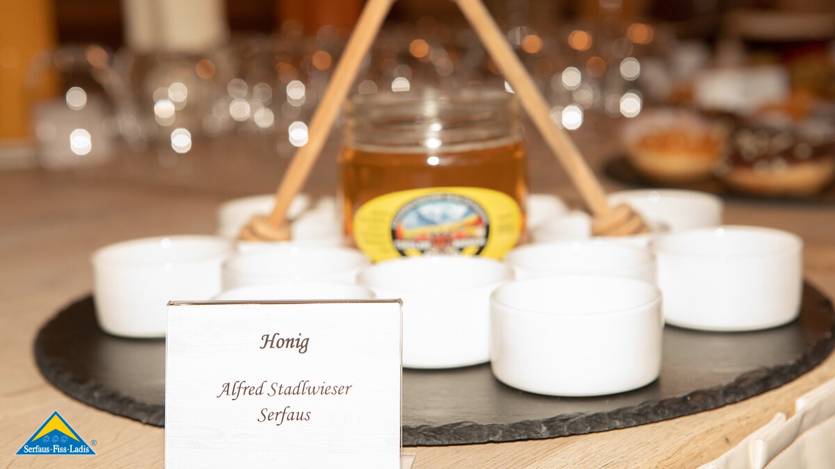 Honig von Imker Alfred Stadlwieser aus Serfaus-Fiss-Ladis in Tirol | © Seilbahn Komperdell GmbH | Andreas Kirschner