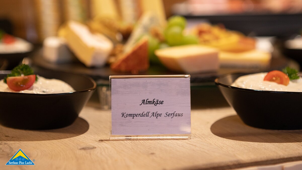Almkäse aus Serfaus-Fiss-Ladis regionale Produkte von heimischen Bauern | © Seilbahn Komperdell GmbH | Andreas Kirschner