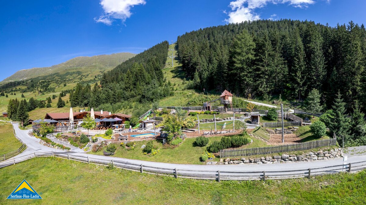 Spielplatz für Kinder beim Bergrestaurant Leithe Wirt in Serfaus-Fiss-Ladis in Tirol | © Seilbahn Komperdell GmbH | Andreas Kirschner