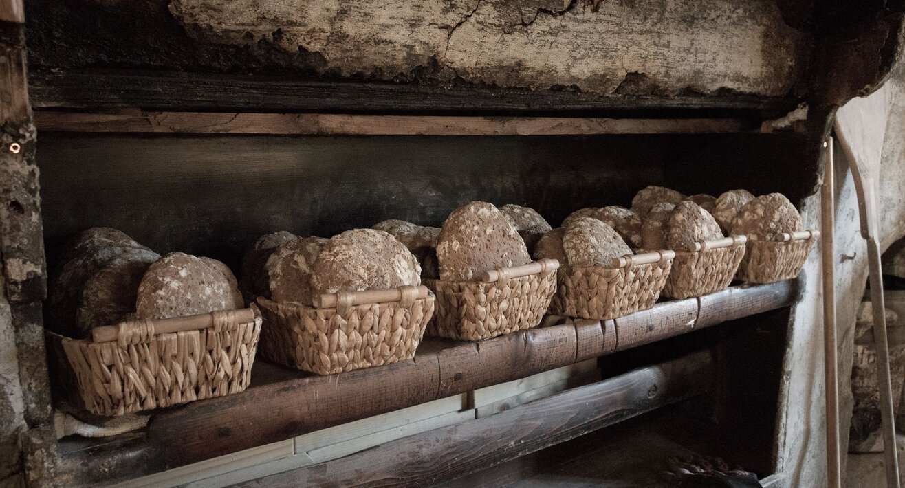 Köstlich knuspriges Brot aus dem Holzbackofen in Serfaus-Fiss-Ladis | © ppw.at Rene Prager