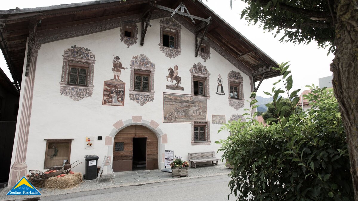 Mit Fresken bemaltes Rechelerhaus im Dorf Ladis in Serfaus-Fiss-Ladis | © ppw.at Rene Prager