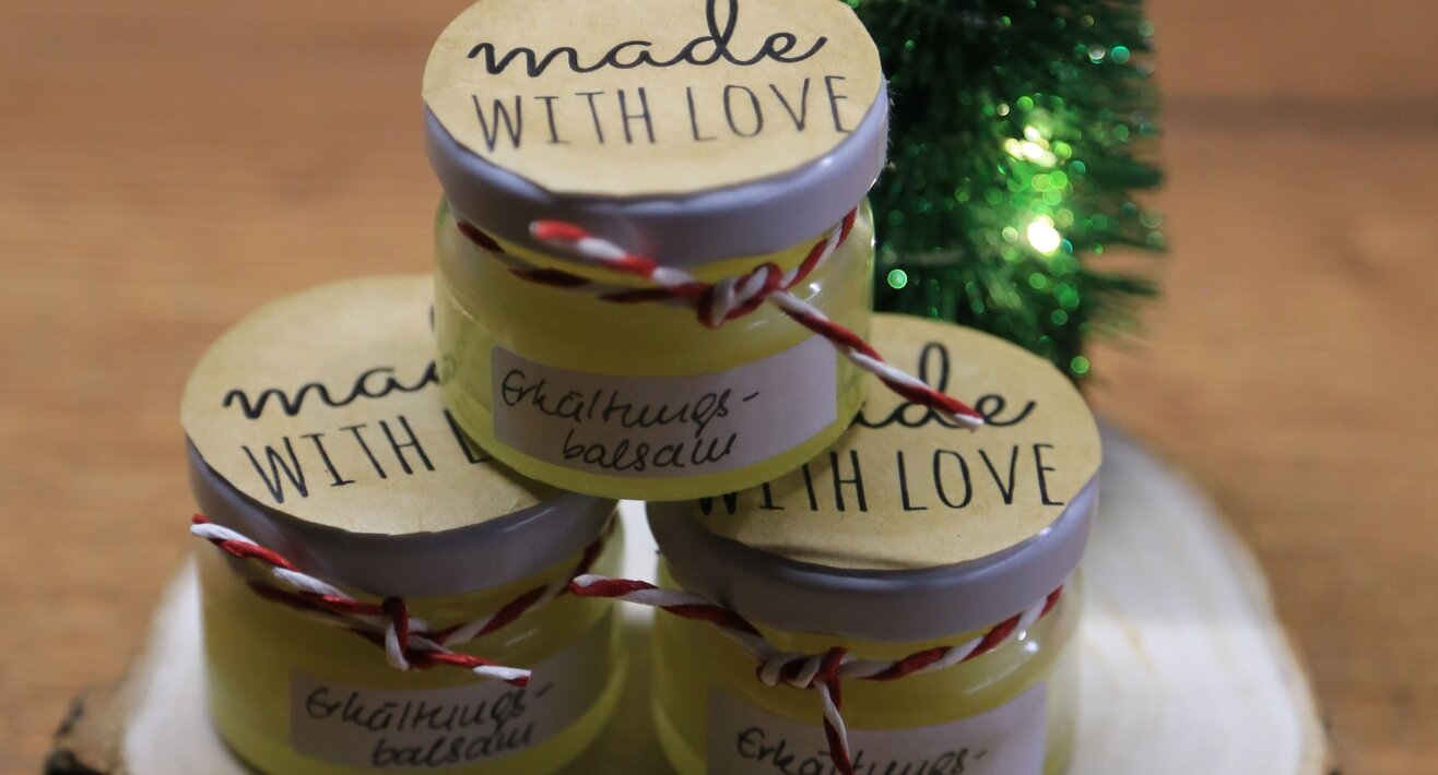 Selbstgemachter Erkältungsbalsam für die Herbstzeit und Winterzeit. Rezept im Blog Serfaus-Fiss-Ladis | © Serfaus-Fiss-Ladis Marketing GmbH