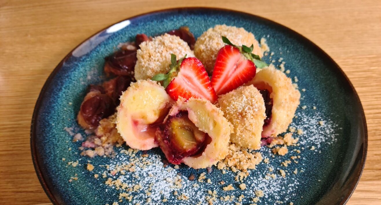 Rezeptblog aus dem Fisser Kochbuch in der Familienregion Serfaus-Fiss-Ladis in Tirol  - selbstgemachte Zwetschkenknödel | © Serfaus-Fiss-Ladis Marketing GmbH