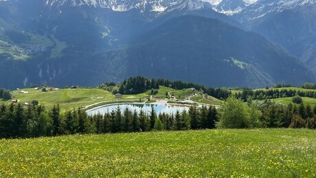 Blauschimmernder Bergsee in der Familien Wander Region Serfaus-Fiss-Ladis in Tirol Österreich | © Serfaus-Fiss-Ladis Marketing GmbH 