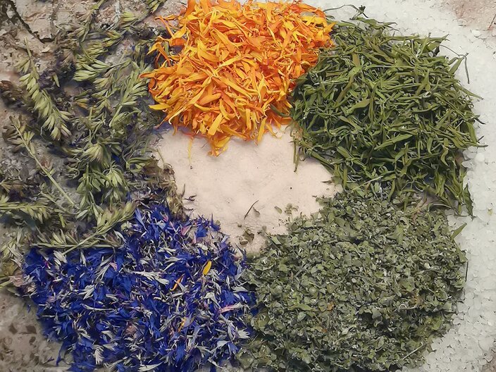 Selbstgemachtes Kräutersalz  für zuhause aus der Region Serfaus-Fiss-Ladis in Tirol Österreich | © Serfaus-Fiss-Ladis Marketing GmbH 