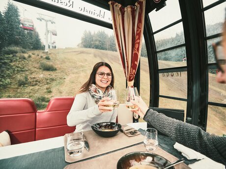 Kulinarik Angebote Fisser Bergbahnen Genussgondel Kulinarik-Wanderung Crystal Cube Familienregion Serfaus-Fiss-Ladis in Tirol | © Fisser Bergbahnen GmbH | Christian Waldegger
