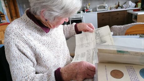 Burgl Kirschner ist Seniorchefin des Heil- und Mineralquelle Tiroler Sauerbrunn und des damaligen Kurhotels in Obladis in der heutigen Ferienregion für die ganze Familie Serfaus-Fiss-Ladis in Tirol. | © Burgl Kirschner