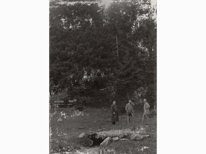 Das Netz an Spazierwegen rund um das einstige noble Kurhotel in Obladis in der heutigen Familienregion Serfaus-Fiss-Ladis in Tirol war gut ausgebaut. | © Burgl Kirschner