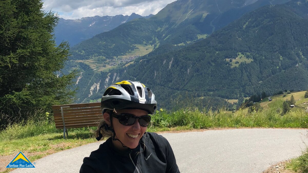 Jess Mangott aus Australien beim Biken in der Familienregion Serfaus-Fiss-Ladis in Tirol | © Serfaus-Fiss-Ladis