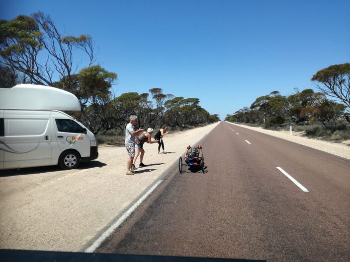 Rennen mit Handbike in Australien Weltrekordversuch von Perth nach Sydney Wolfgang Timischl Serfaus Fiss Ladis | © Wolfgang Timischl