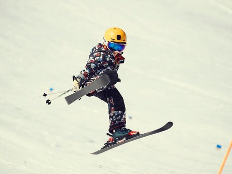 Winterskiurlaub mit Kindern Erlebnisabfahrten Themenpisten Snowparks Familienregion Serfaus-Fiss-Ladis in Tirol | © Serfaus-Fiss-Ladis Marketing GmbH | christianwaldegger.com
