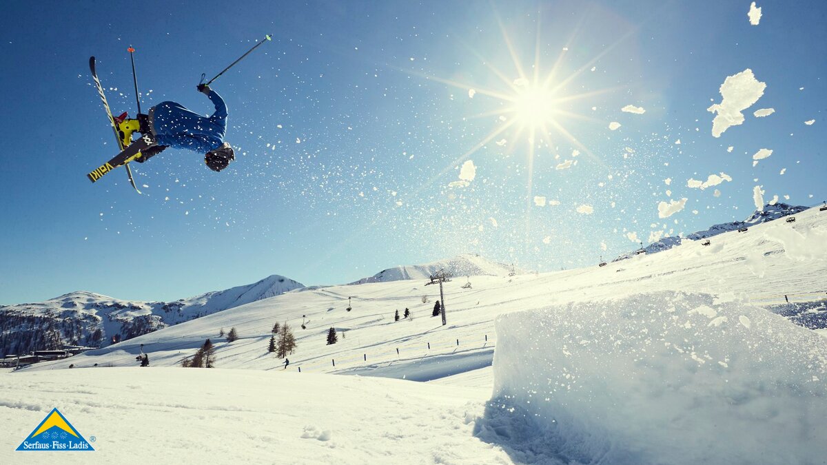 Shaper Goffi Gram testet Boxen, Kicker, Obstacles in den Snowparks der Familienregion Serfaus-Fiss-Ladis in Tirol | © Serfaus-Fiss-Ladis Marketing GmbH | christianwaldegger.com