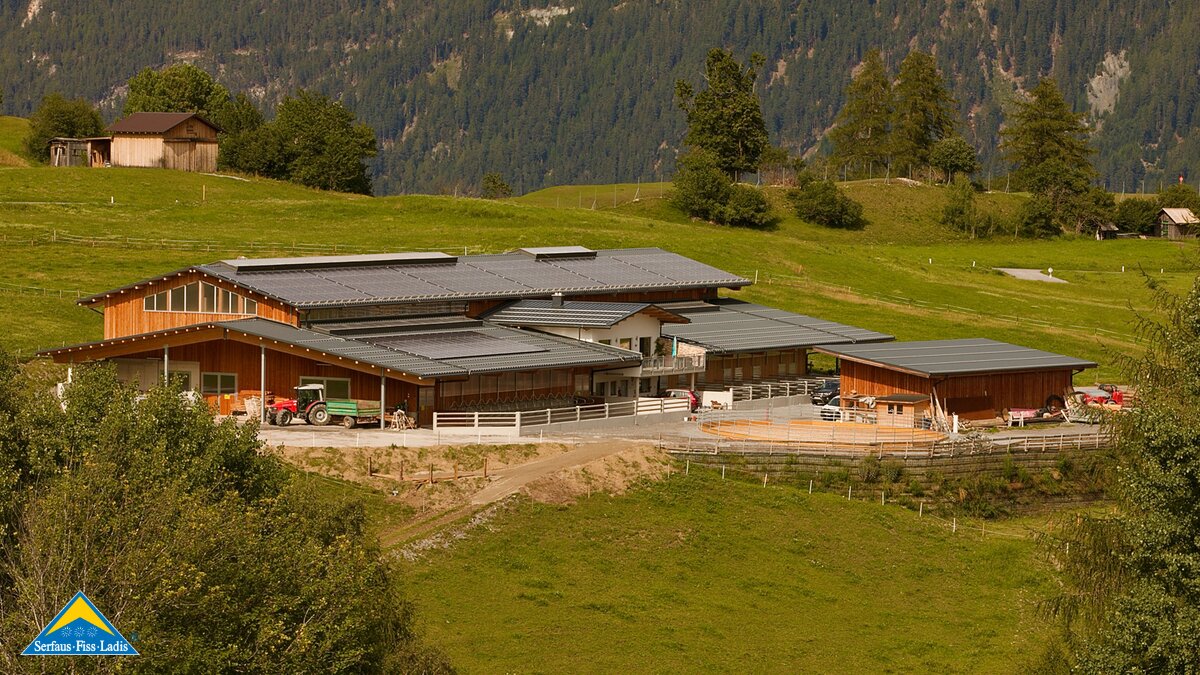 Moderner Tiroler Bauernhof Belezzahof Familie Netzer Blog Serfaus-Fiss-Ladis People of SFL Reiten Reitstunden mit Kindern Julia Leis Gabriel Netzer | © Gabriel Netzer