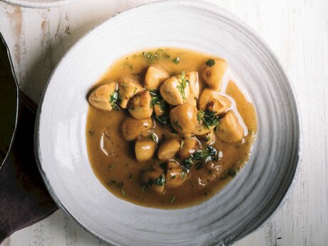 Rezept mit Fisser Gerste von Paul Ivic aus dem Buch Restlos Glücklich  | © Ingo Pertramer | Brandstätter Verlag