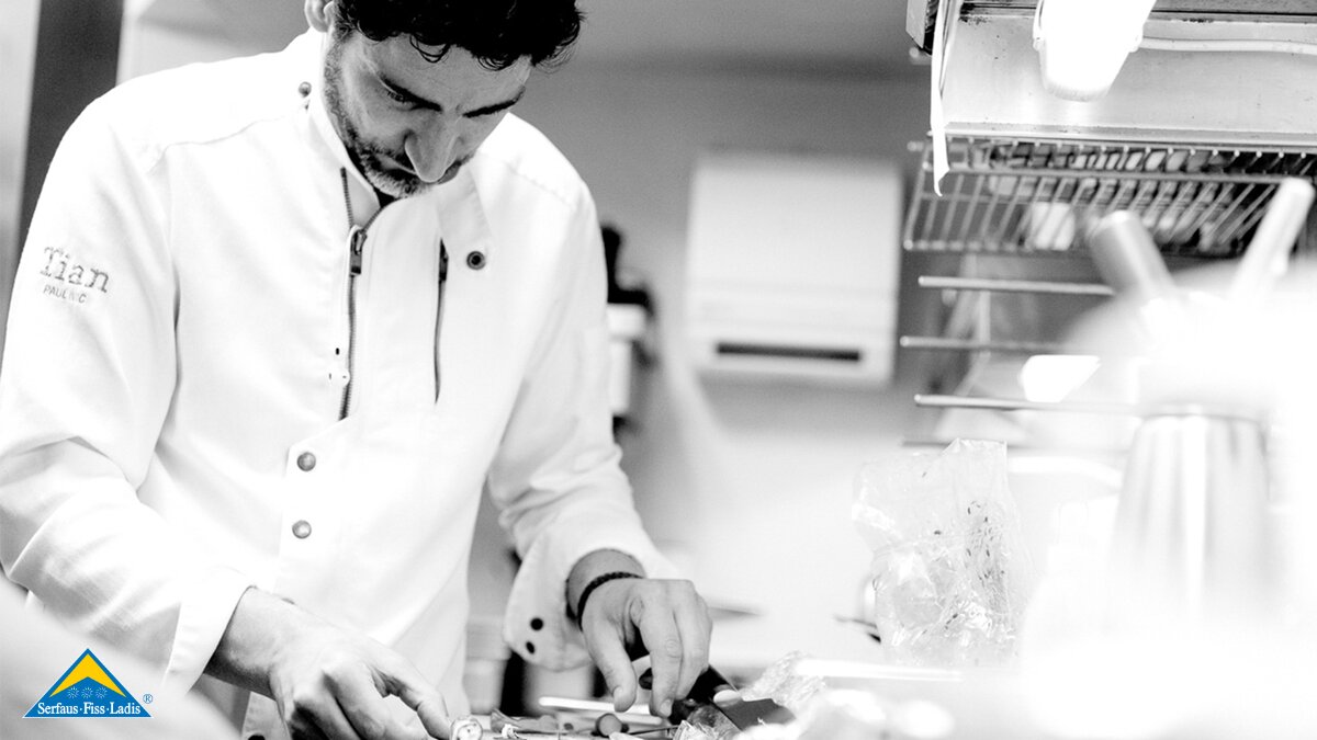 Starkoch Paul Ivic aus der Familienregion Serfaus-Fiss-Ladis in Tirol | © Ingo Pertramer