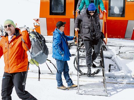  Elmar bringt mit seinem Masner Express die zahlreichen Fahrgäste in Serfaus Fiss Ladis stets sicher ans Ziel | © Serfaus-Fiss-Ladis Marketing GmbH | Rene Raggl