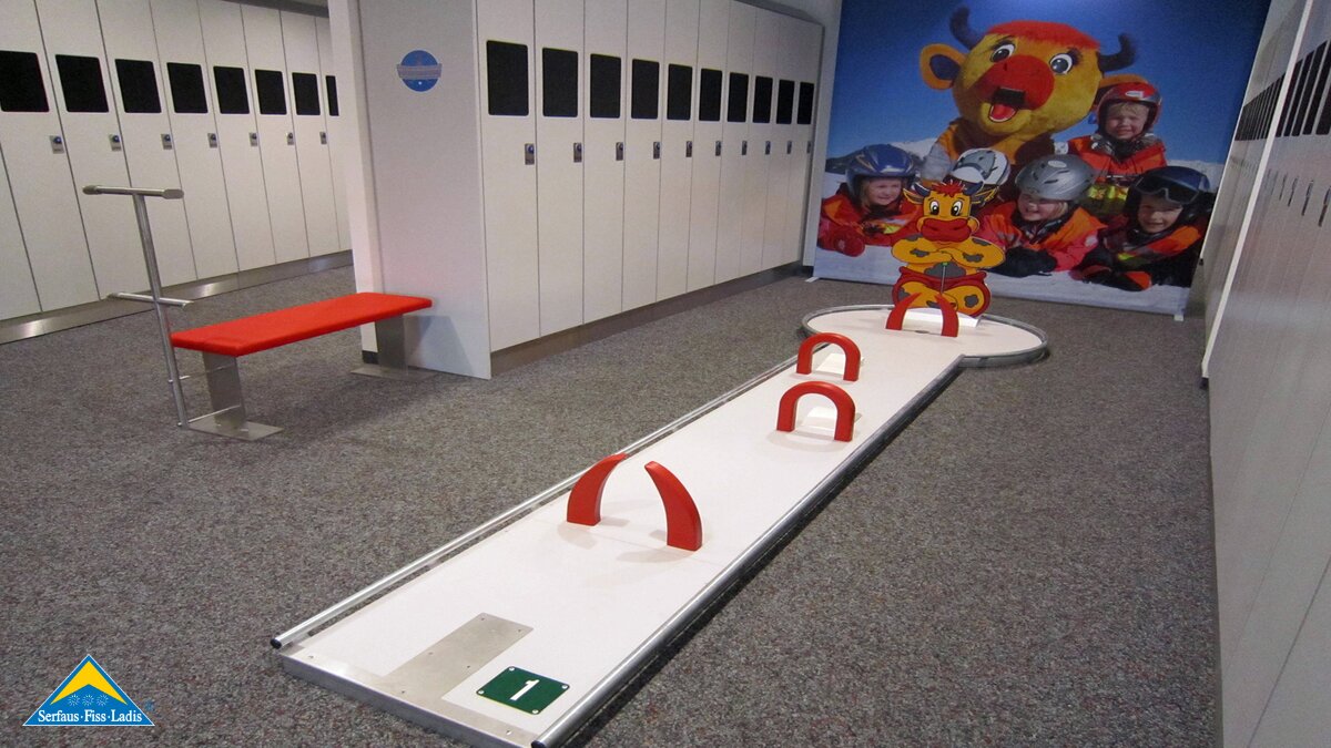 Eine Minigolfbahn in der Indoor Arena in Fiss | © Serfaus Fiss Ladis