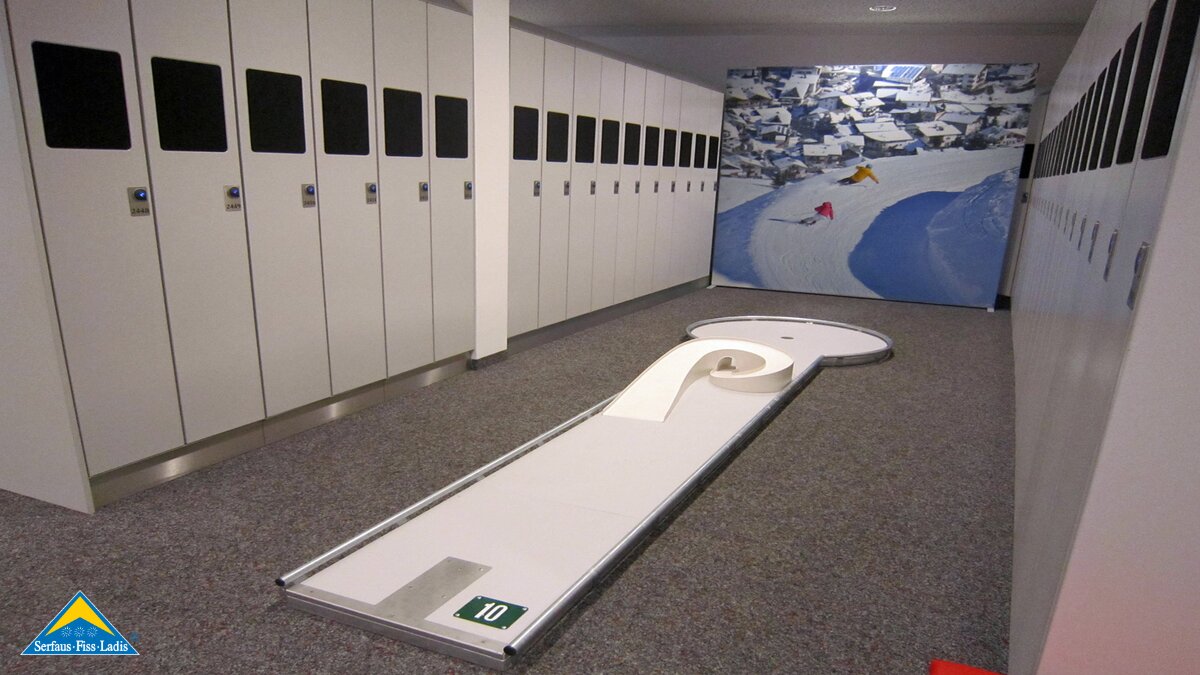 Der Golfball muss durch den Kreisel | © Serfaus Fiss Ladis