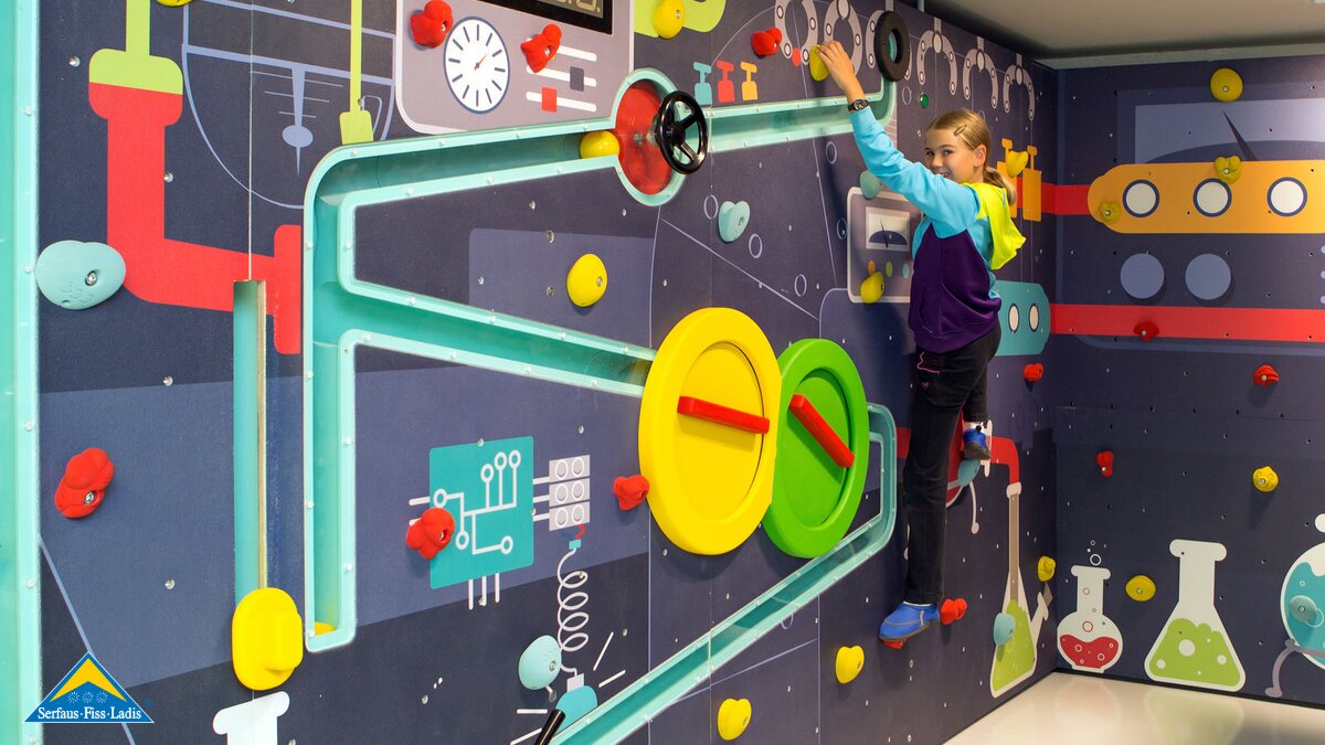 Kletterwand im PlayIN in Serfaus in Tirol | © Andreas Kirschner