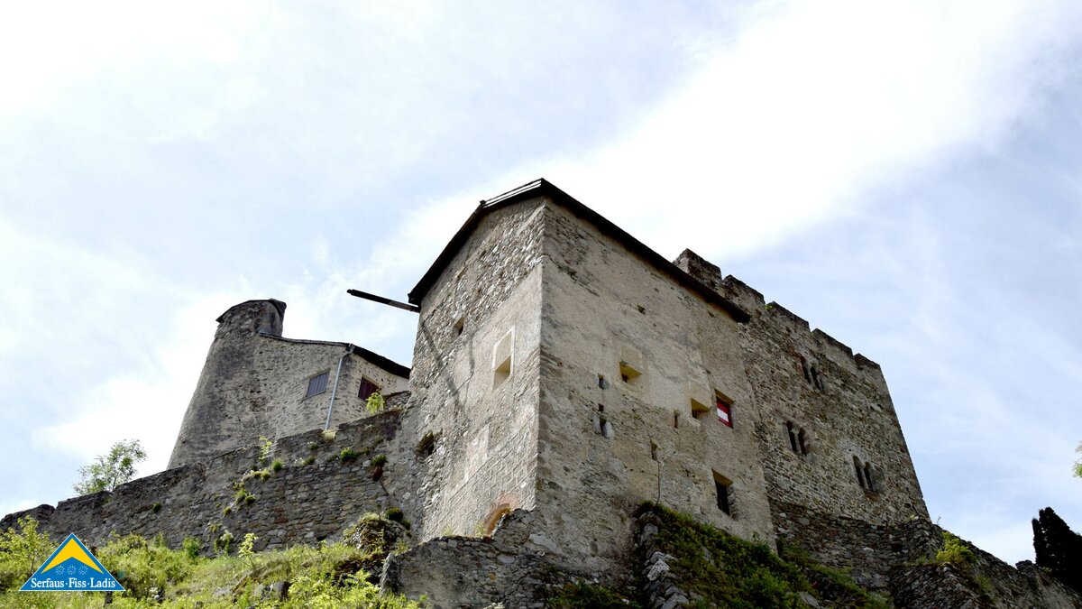 Blick von unten auf die Burg Laudeck in Ladis | © Serfaus Fiss Ladis