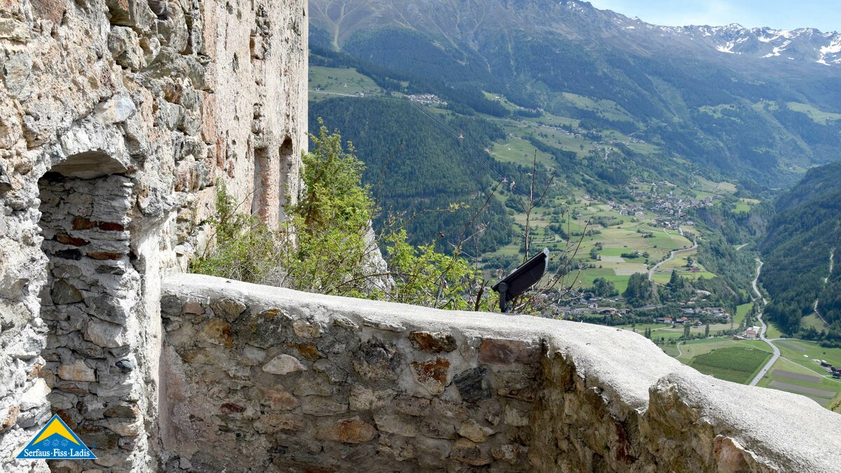 Blick von der Burg Laudeck über das Tiroler Oberinntal | © Serfaus Fiss Ladis