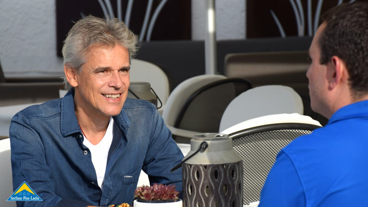 Thomas Brezina beim Interview für die Abenteuerberge in Serfaus Fiss Ladis in Tirol | © Serfaus Fiss Ladis