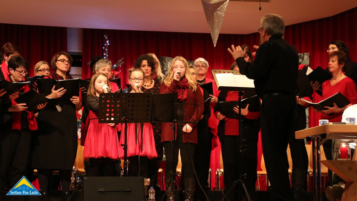 Chorklänge bereiten besinnliches Hörvergnügen | © Gemeinde Ladis