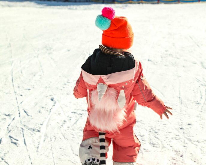 Im Murmlipark in der Familienregion Serfaus-Fiss-Ladis in Tirol tasten sich die kleinen Skizwerge ans Skifahren heran | © Dani Tobian / danibutterflyfisch