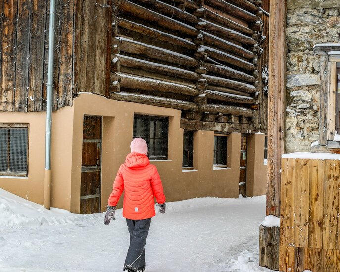 Das Dorf Fiss zählt zur Wintersportregion Serfaus-Fiss-Ladis und bezaubert mit geschichtsträchtigen Bauwerken | © Dani Tobian / danibutterflyfisch