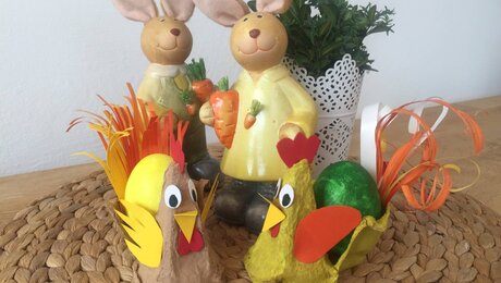 Unser Oster-Basteltipp sind wilde und bunte Hühner aus Eierschachteln | © Serfaus-Fiss-Ladis