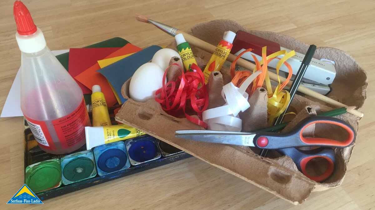 Für die SFL-Hühner braucht es einige Bastel-Utensilien | © Serfaus-Fiss-Ladis 