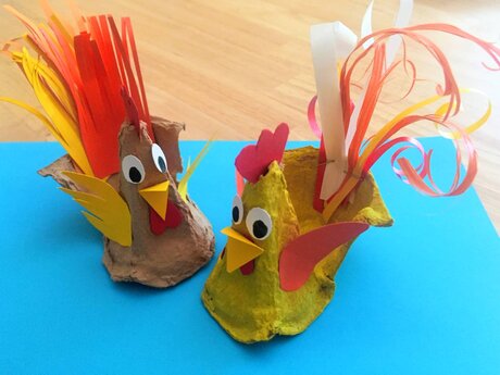 Zu Ostern werden bunte Hühner gebastelt | © Serfaus-Fiss-Ladis 