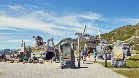 Spieleabenteuer im Kinder-Bergwerk in Fiss in der Familienregion Serfaus Fiss Ladis in Tirol | © Fisser Bergbahnen GmbH | christianwaldegger.com