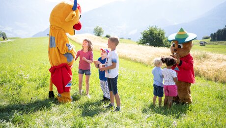 Maskottchen Murmli und Berta in der Familienregion Serfaus-Fiss-Ladis | © Andreas Kirschner