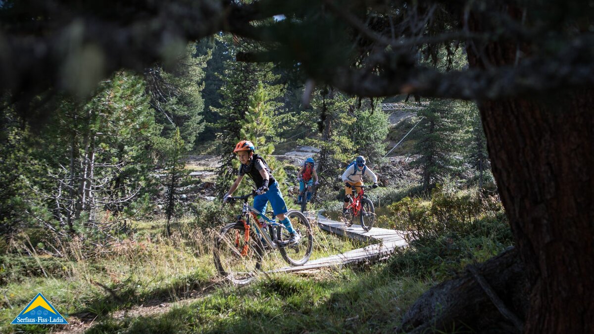 Blauer Singletrail Zirbentrail auf der Fisser Nordseite Schöngampalm in Serfaus-Fiss-Ladis | © Hannes Preschern