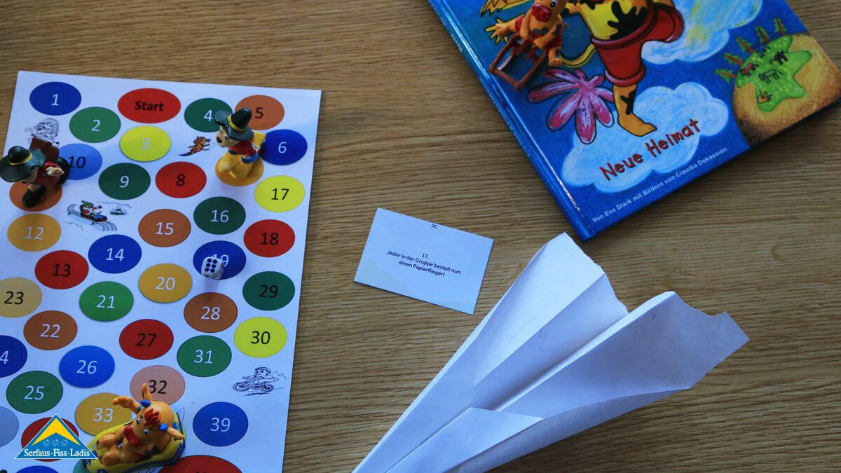 Spielanleitung mit Maskottchen Familienregion Serfaus-Fiss-Ladis in Tirol Blog SFL | © Serfaus-Fiss-Ladis Marketing GmbH