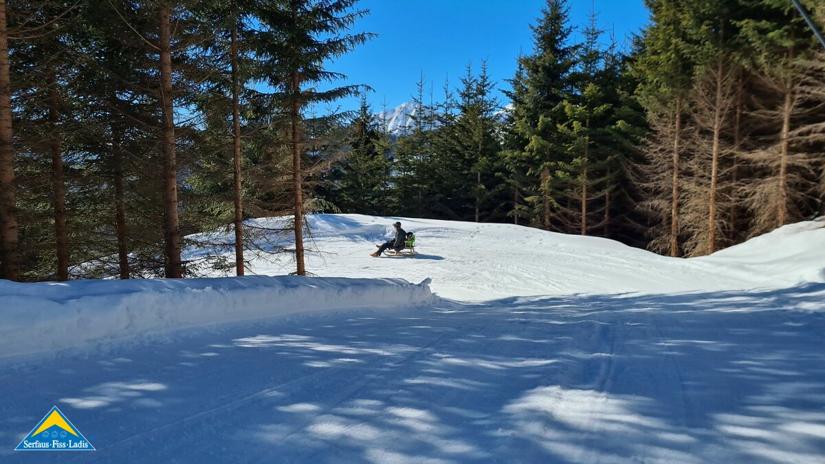 Winterurlaub mit Kindern Aktivitäten abseits der Piste Rodelbahnen Rodeln in der Familienregion Serfaus-Fiss-Ladis in Tirol | © Serfaus-Fiss-Ladis Marketing GmbH