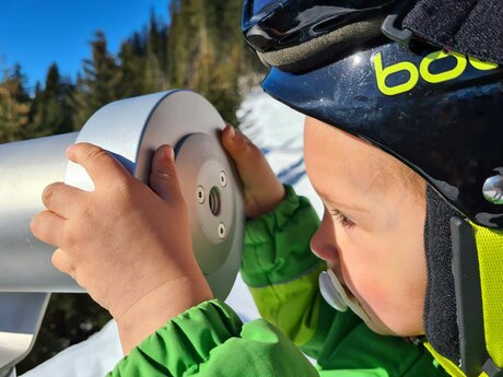 Winterwanderweg spannende interaktive Stationen Fisser Kraft- und Sinnesweg in Serfaus-Fiss-Ladis in Tirol | © Serfaus-Fiss-Ladis Marketing GmbH