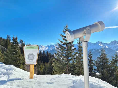 Kaleidoskop optische Täuschungen Spielestationen Themenwege Winter Skigebiet Familienregion Serfaus-Fiss-Ladis in Tirol | © Serfaus-Fiss-Ladis Marketing GmbH