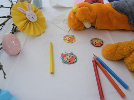 Tolle Osterdeko für den Osterstrauch selbst basteln - Serfaus-Fiss-Ladis | © Serfaus-Fiss-Ladis Marketing GmbH